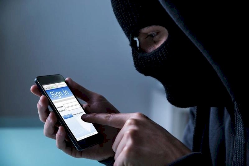 كيف أعرف أن هاتفي مراقب