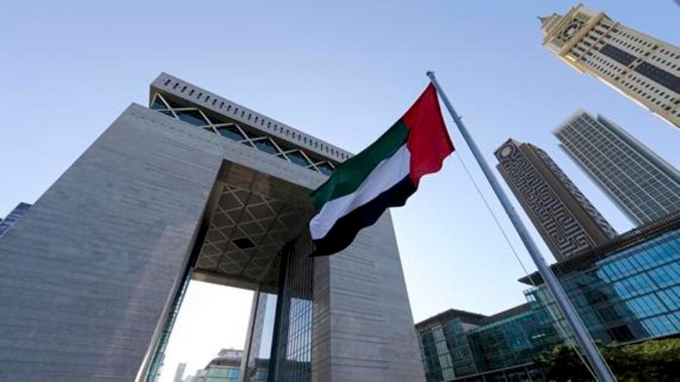 مفاجأة.. الإمارات تمنح إقامة طويلة الأجل للوافدين