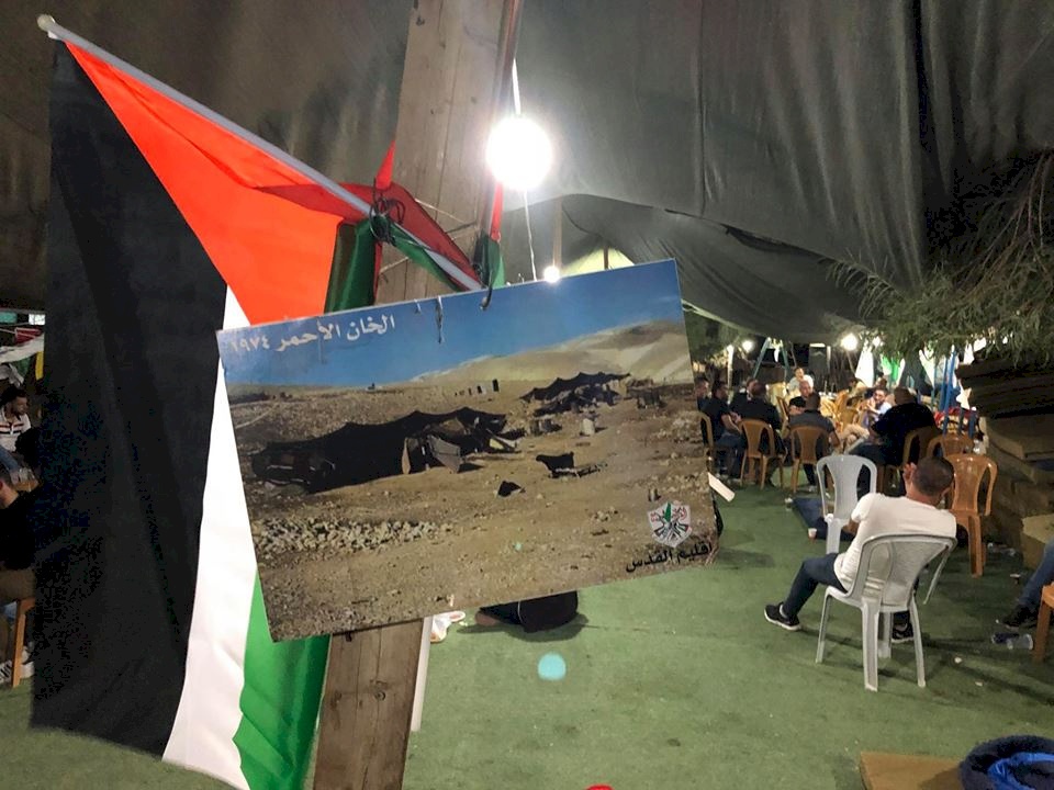 لليوم الخامس عشر..تواصل الاعتصام في الخان الأحمر
