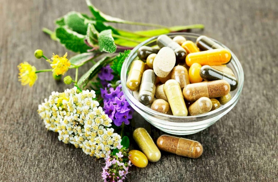 تناول الأعشاب مع الادوية خطر يهدد حياتكم
