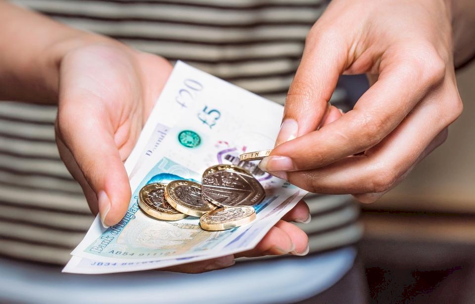بكتيريا قاتلة ترعب البريطانيين.. وتنتشر بواسطة النقود!