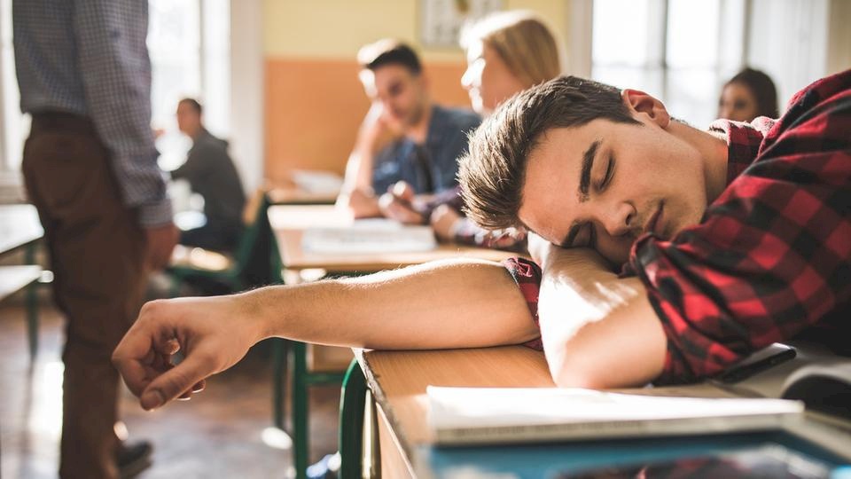 هل تعلم أنك تستطيع تعلم لغة جديدة وإتقانها وأنت نائم؟
