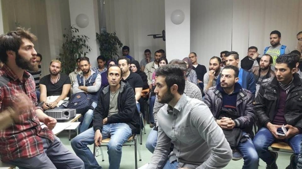 بعد مصرعه حرقاً.. ألمانيا تعتذر عن سجن سوري بالخطأ