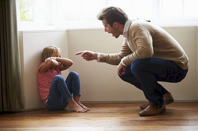 ماذا يسبب سوء معاملة الاطفال؟