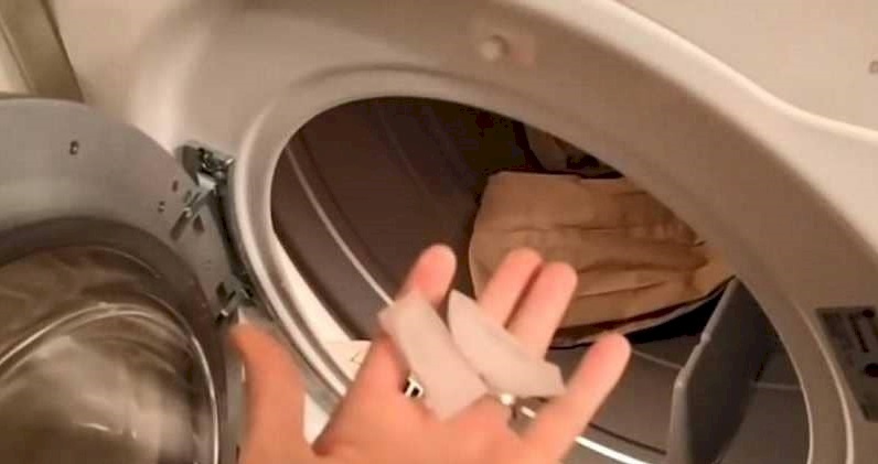 حيلة مجربة للحصول على ملابسك مغسولة.. ومكوية