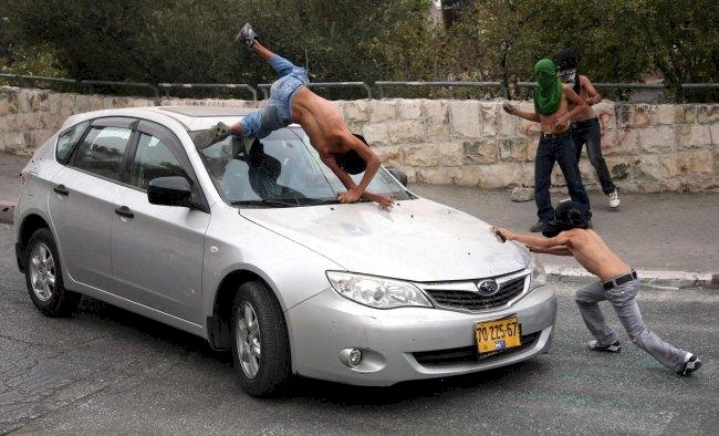 محدث.. إصابة عاملين بجروح جراء دهسهما من قبل مستوطنة شرق قلقيلية