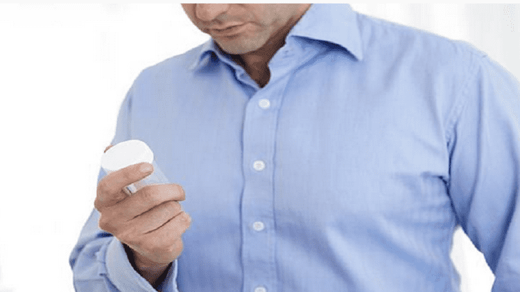 علاج يمنح الرجال المصابين بالعقم أملا بالإنجاب!