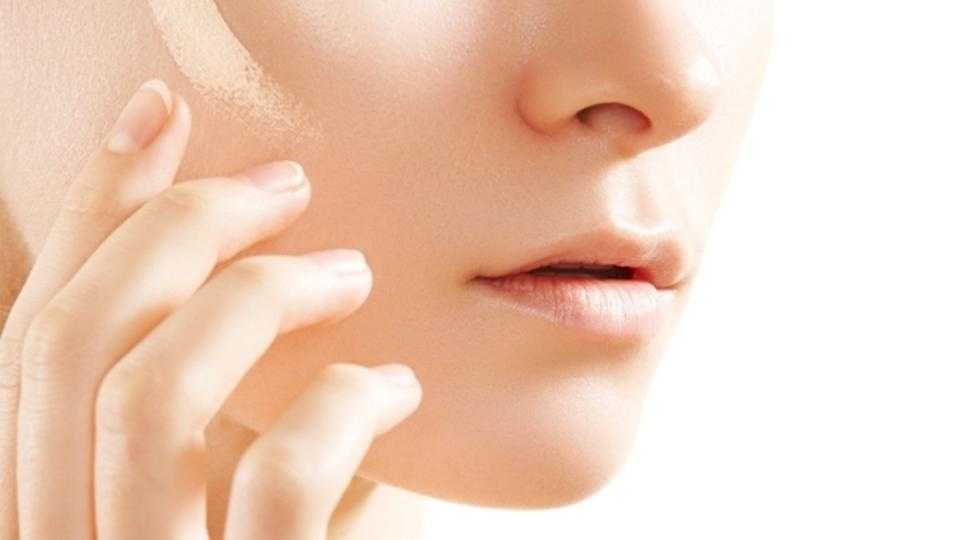 10 حوامض تساعدكِ في الحصول على بشرة مشرقة