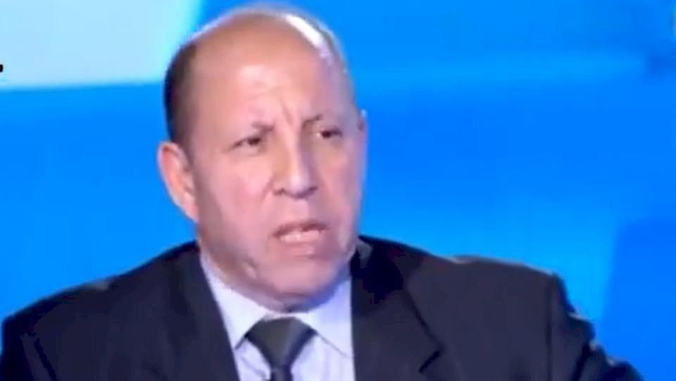 مسؤول أمني تونسي يشرح كيفية صناعة القنبلة.. ويثير الغضب