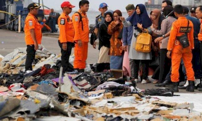 انتشال الصندوق الأسود للطائرة الإندونيسية المنكوبة