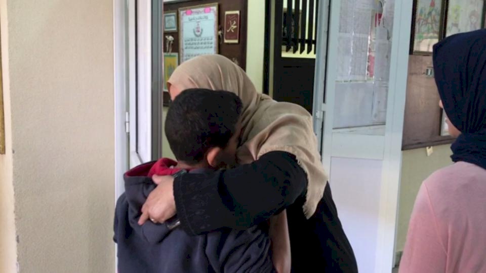 معلمة أنقذت طلابها من هجوم مسلح في ليبيا: سأموت قبلكم