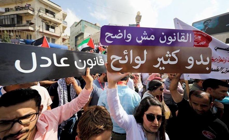 اتحاد الغرف التجارية يطالب بتأجيل العمل بقانون الضمان