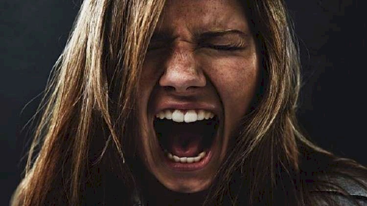 "معدن" يحفز الاضطرابات المزاجية للنساء في فترة الحيض!