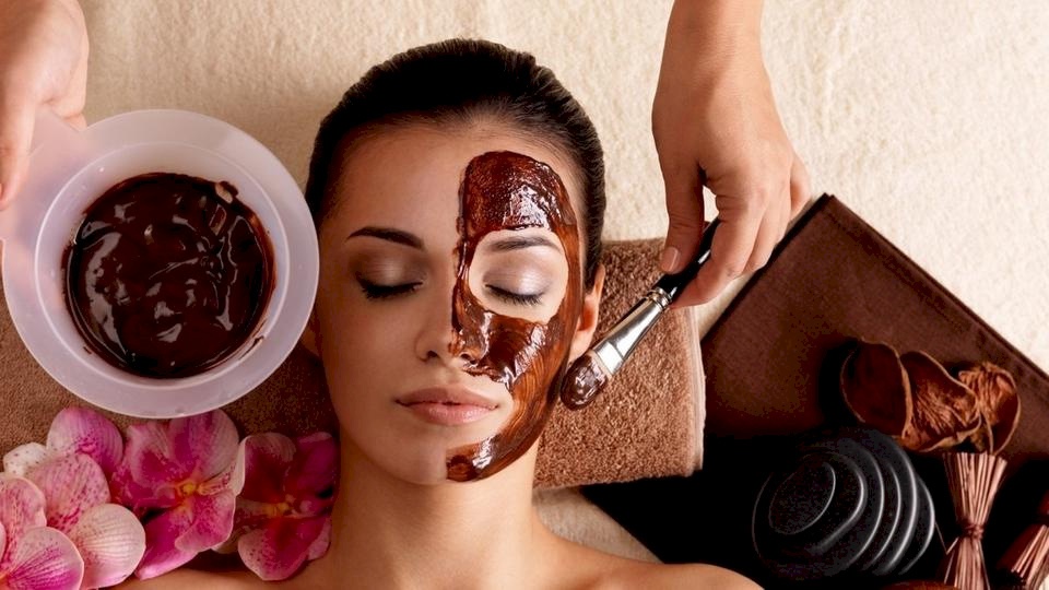 4 أقنعة طبيعيّة تناسب كلّ البشرات