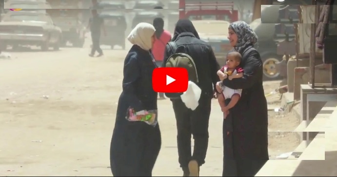 فيديو.. شاب خليجي مجهول يفاجئ فتاة سورية