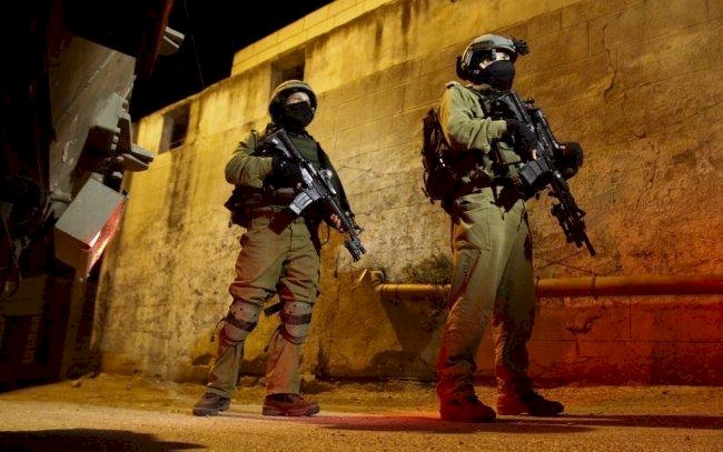 اعتقالات ومداهمات في الضفة