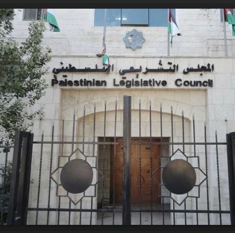الشيخ: التشريعي فقد شرعيته ويجب الذهاب للانتخابات وحماس ترد بانها جاهزة