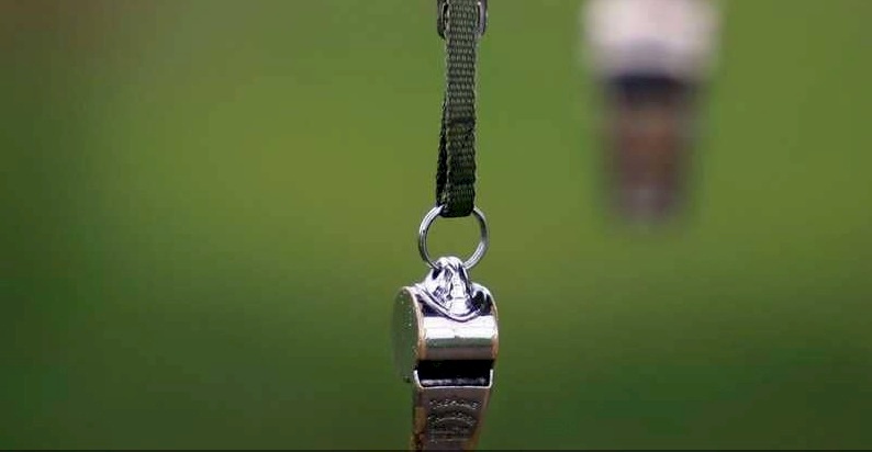 إيقاف 5 سنوات لحكم.. والسبب؟