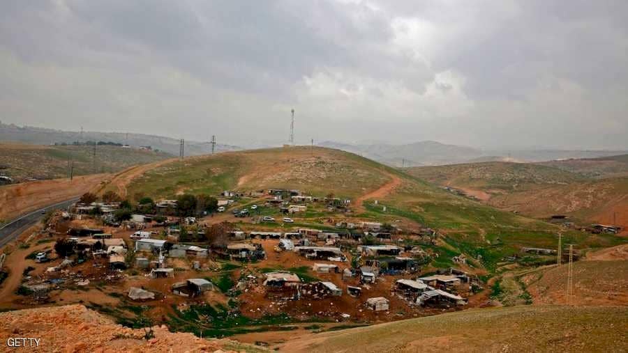 الاحتلال يمدد إغلاق الشوارع المؤدية إلى الخان الأحمر