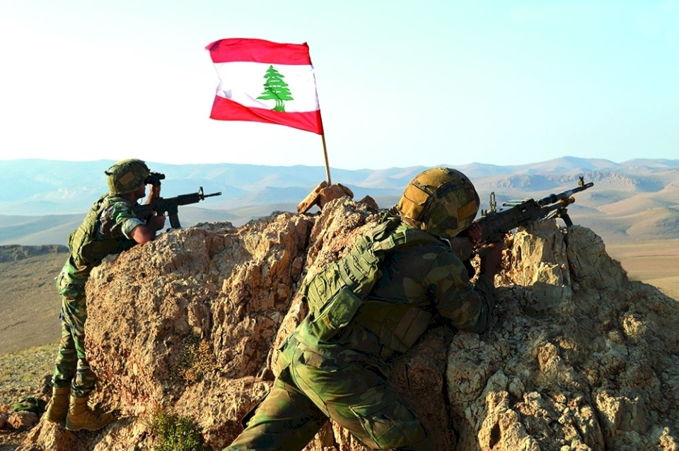 الجيش اللبناني يتأهب ويستقدم دبابات على الحدود