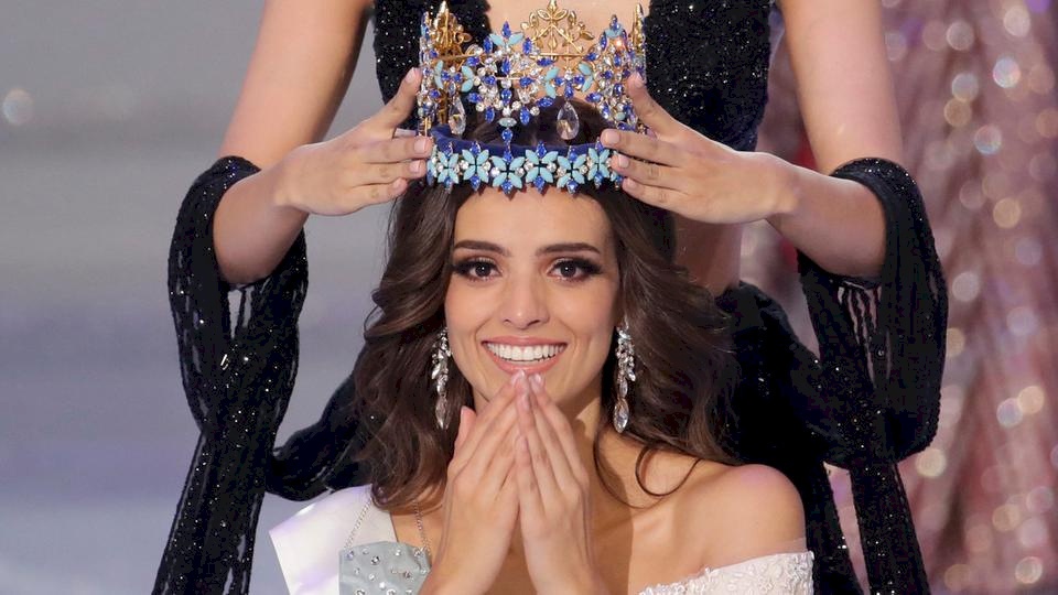 مكسيكية منخرطة في العمل الإنساني تتوّج ملكة جمال العالم