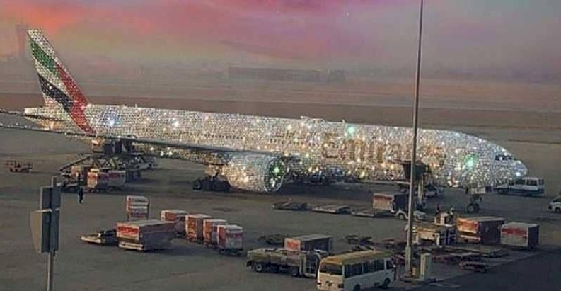 ما قصة الطائرة الإماراتية المرصعة بالألماس؟