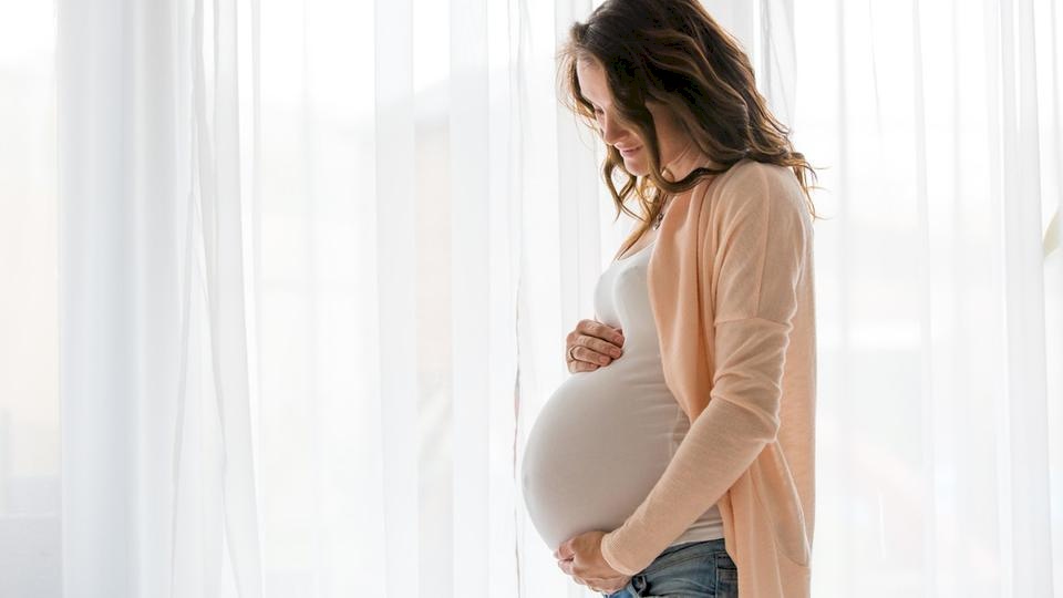 للسيدات الحوامل.. احذرن العيش في مناطق ملوثة لهذا السبب