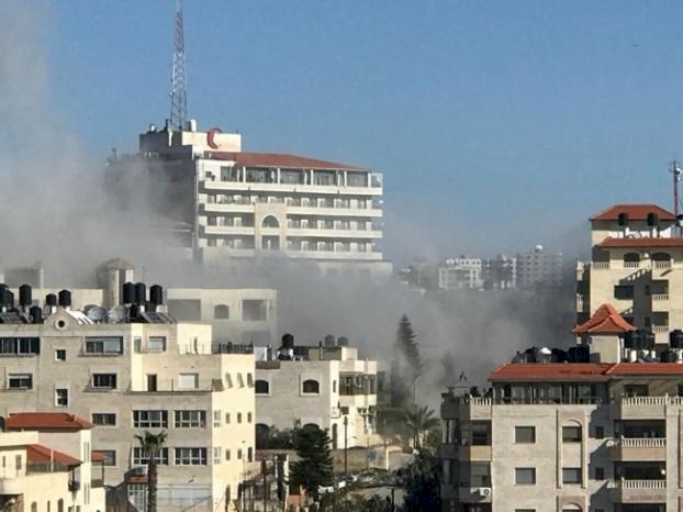فيديو.. الاحتلال يفجر منزل عائلة ابو حميد مرة ثانية