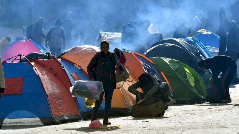 كرواتيا تمنع دخول آلاف المهاجرين العالقين في البوسنة