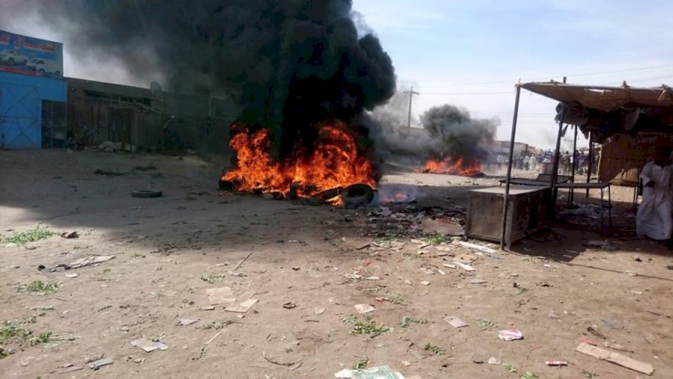 إضراب عام في السودان والبشير يعد "بإصلاحات حقيقة" في البلاد