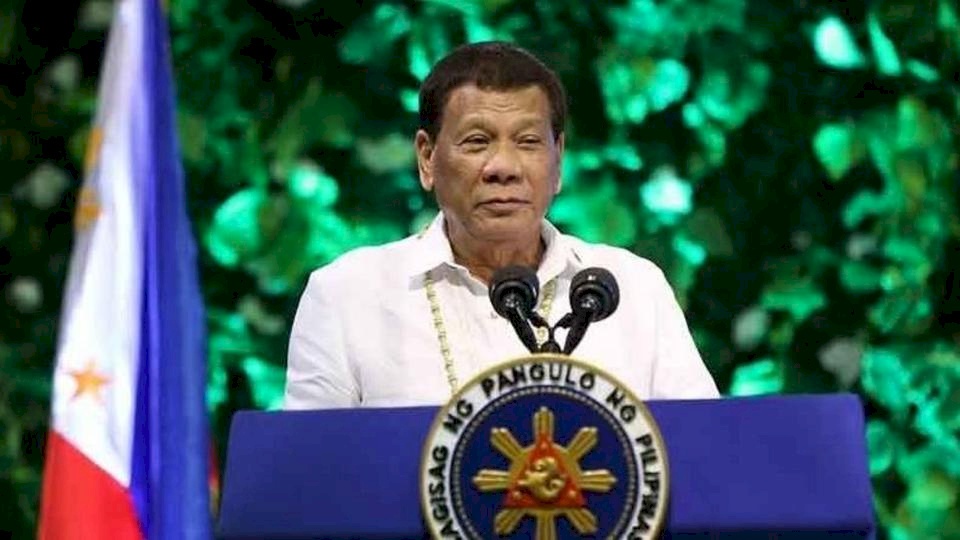 رئيس الفلبين يعترف: تحرّشت بعاملة منزلية حين كنت مراهقا