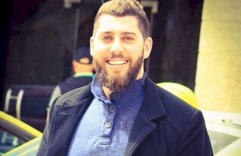 الاحتلال يُمدد اعتقال والد الشهيد صالح البرغوثي وشقيقه