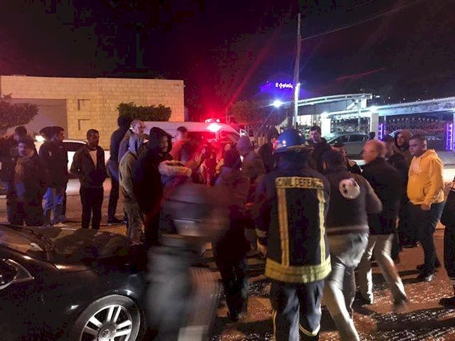الدفاع المدني يخلي اصابتين في حادث سير شرق طولكرم
