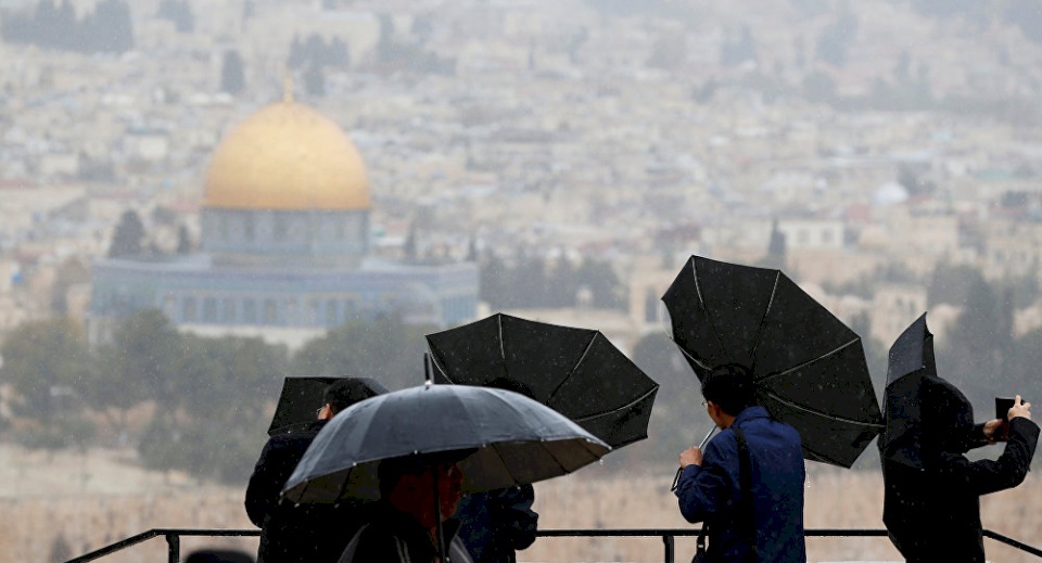 تعرف على تفاصيل المنخفض الجوي الذي سيضرب فلسطين غدًا الجمعة