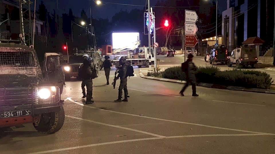 محدث : الاحتلال يقتحم محيط مقر الحكومة برام الله ومواجهات مستمرة