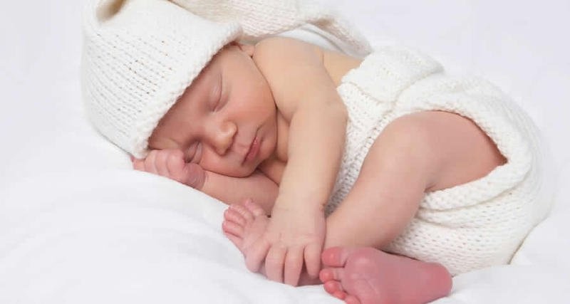 تعرفوا على  ساعات نوم الطفل حديث الولادة