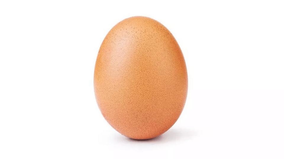 كيف حصدت صورة بيضة إعجابات تخطت 20 مليون بإنستغرام؟