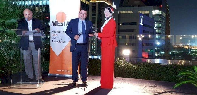 مشروع الطاقة الشمسية على أسطح المدارس الحكومية في فلسطين يحصل على جائزة أفضل مشروع