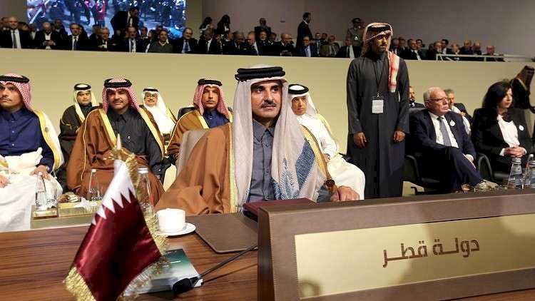أمير قطر.. "مشاركة خاطفة" في قمة بيروت