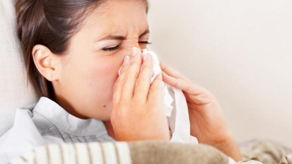 علاج نقص هذا الفيتامين يحمي من أمراض الرئة والإنفلونزا