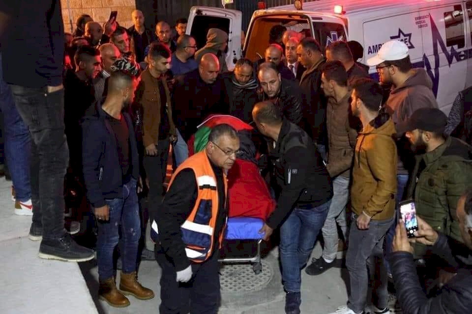 الاحتلال يسلم جثمان الشهيد العارضة