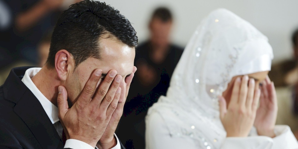 دراسة: ما هو فارق العمر المثالي بين الزوجين؟