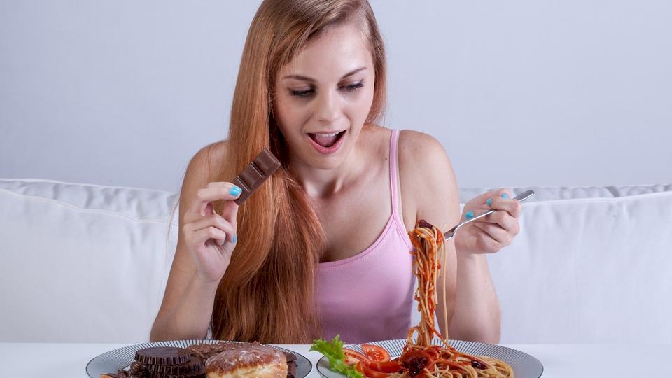 ماذا وراء نحافة بعض الناس دون حمية؟