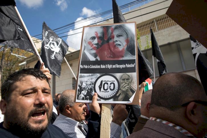 الاحتلال يعتقل امين سر فتح في القدس