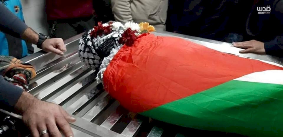 فيديو| مخيم قلنديا يشيع جثمان الشهيد مطير