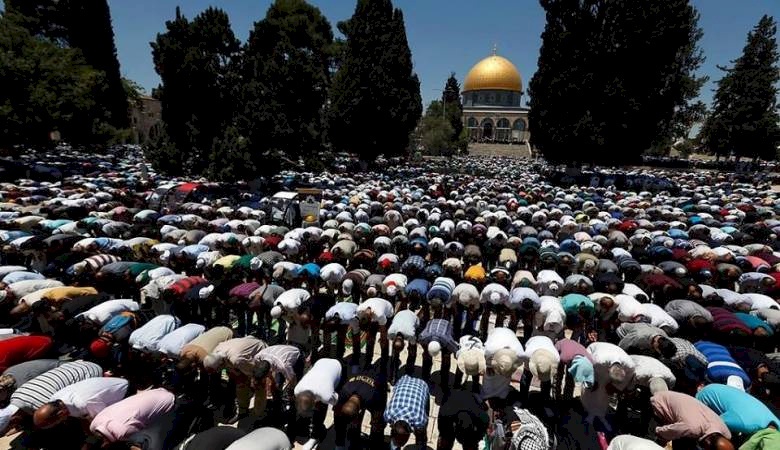 50 ألفاً أدوا الجمعة في المسجد الأقصى المبارك