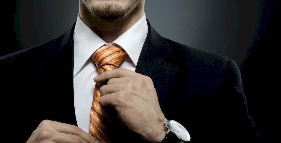 أخطاء ارتداء ربطة العنق
