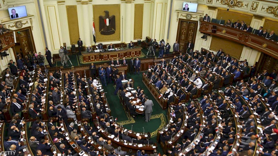 البرلمان المصري يتلقى اقتراحات بتعديل الدستور