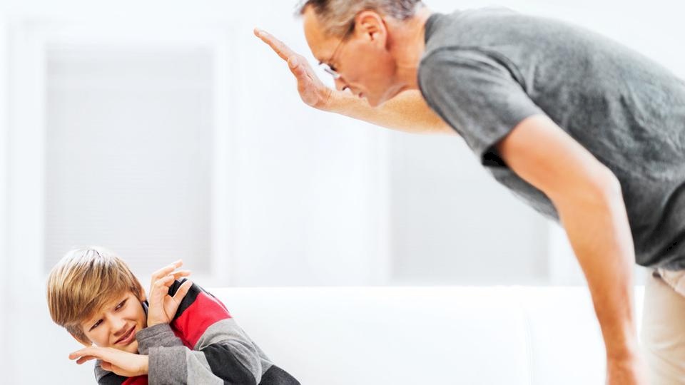 ضرب الطفل يولد لديه سلوكا عدائيا عند البلوغ