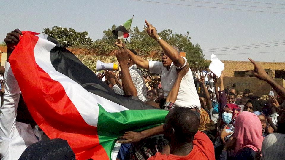 السودان.. مسيرات جديدة والمعارضة تؤكد "لا للموت جبناً"